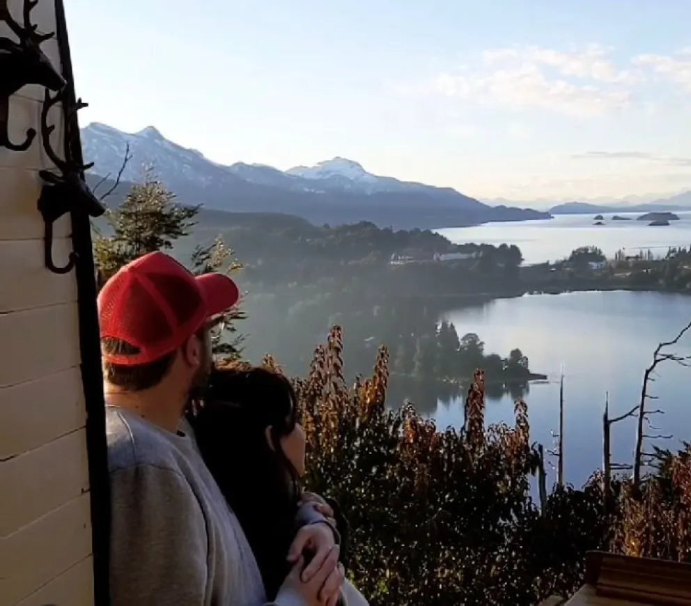 Una pareja de españoles tiene el sueño de unir Ushuaia y Alaska en su motorhome 