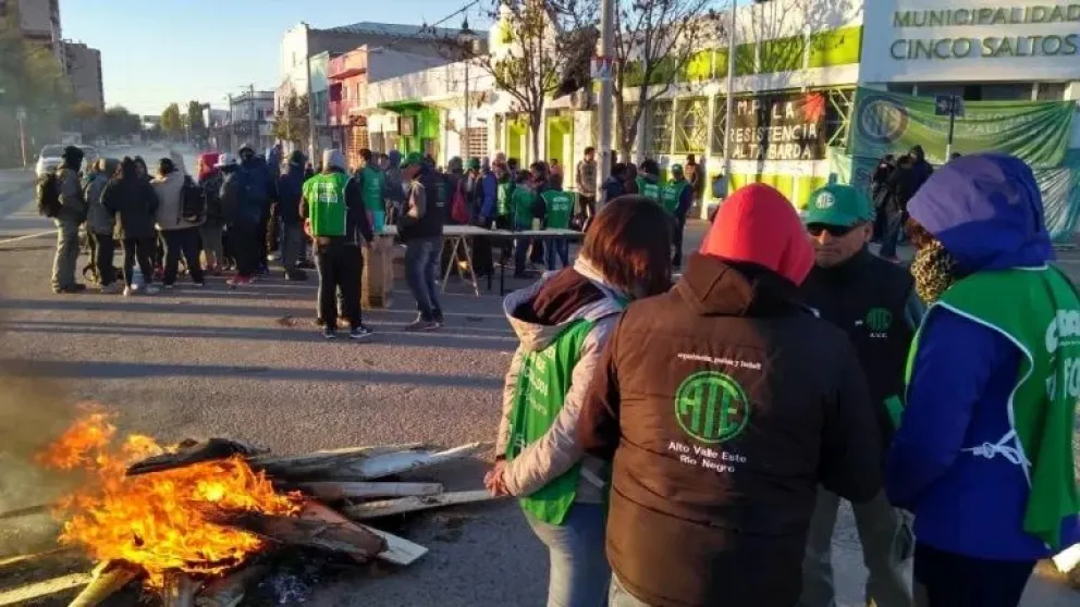 ATE denunció a la intendenta de Cinco Saltos por no pagar salarios