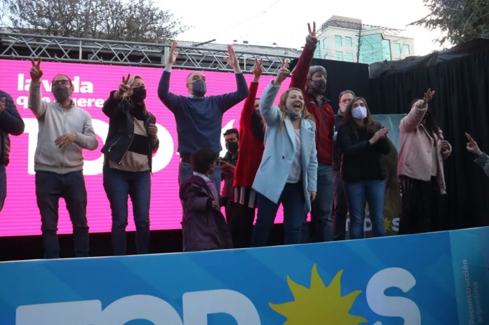 El Frente de Todos cerró su campaña en Bariloche junto a la militancia