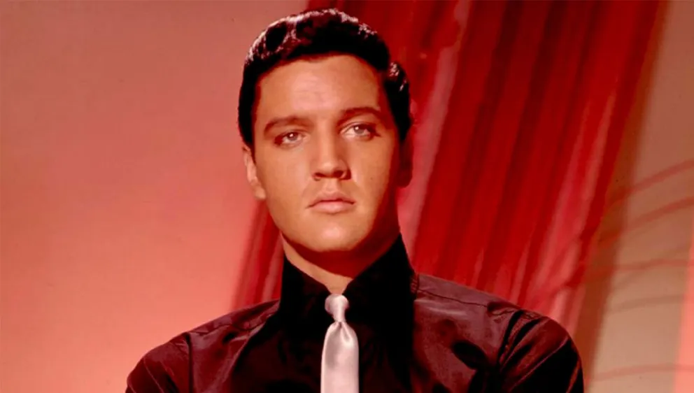 Insólito: se vendió en U$s 72.500 un mechón de pelo de Elvis Presley
