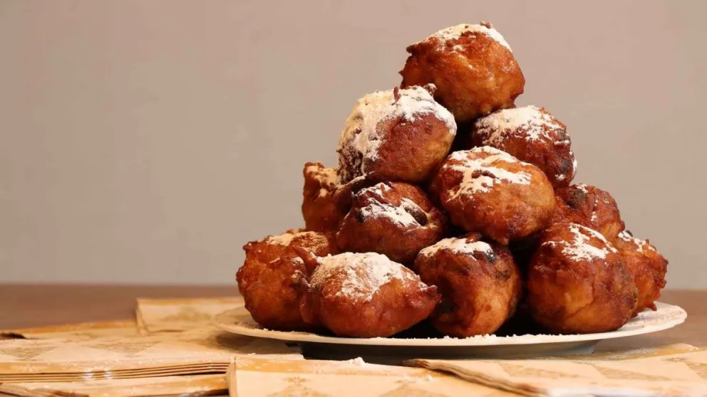 Sano y rico: buñuelos húmedos de chocolate amargo y café sin harina ni azúcar