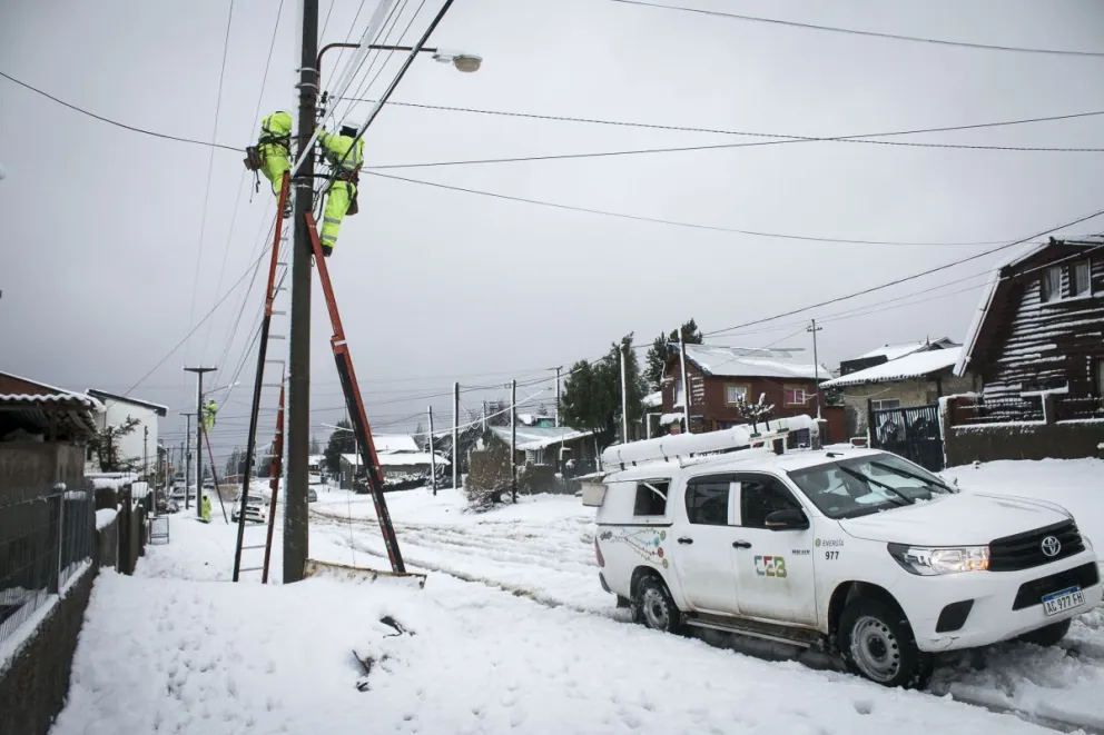 Operativo especial de distribuidoras eléctricas por fuertes vientos y nevadas