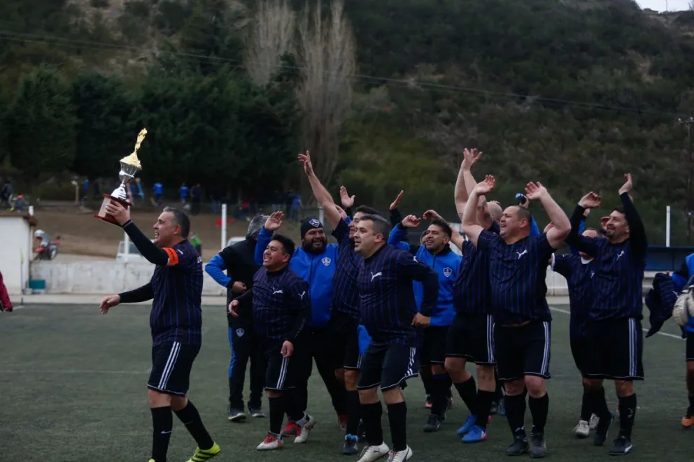 En Senior, Los Pumas rugieron más fuerte