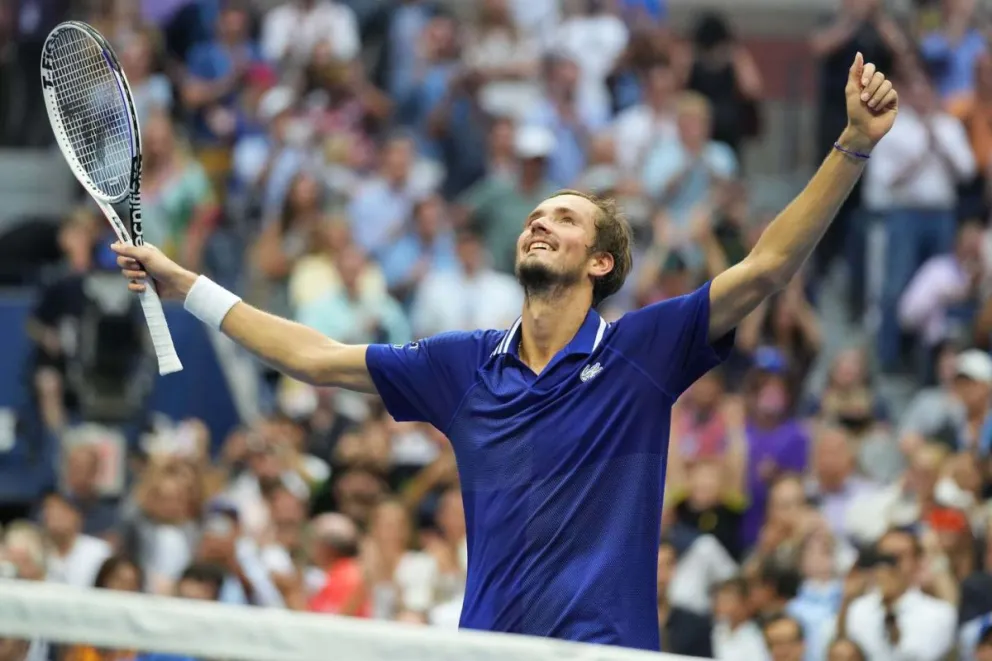 Medvedev le ganó la final del US Open a Djokovic y lo dejó sin récord