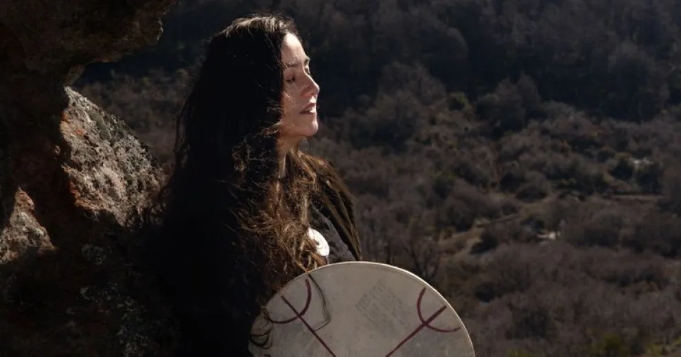 Anahí Mariluan estrena nuevo disco
