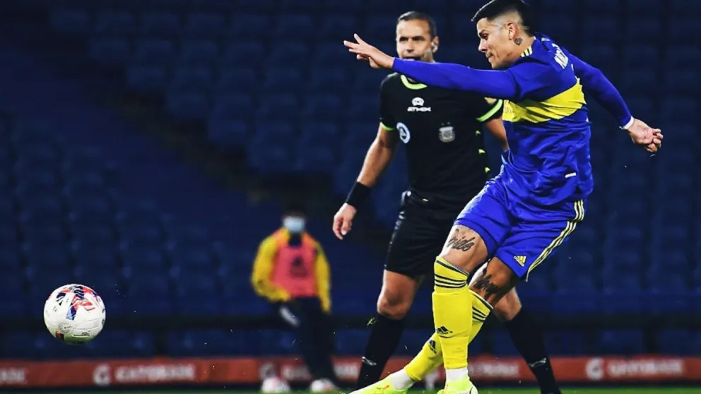 Lo hizo de nuevo: Marcos Rojo tiró otra rabona y estallaron los memes