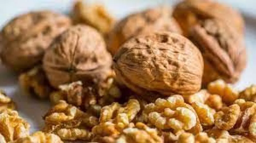 Razones por las que deberías consumir nueces diariamente para cuidar tu salud 
