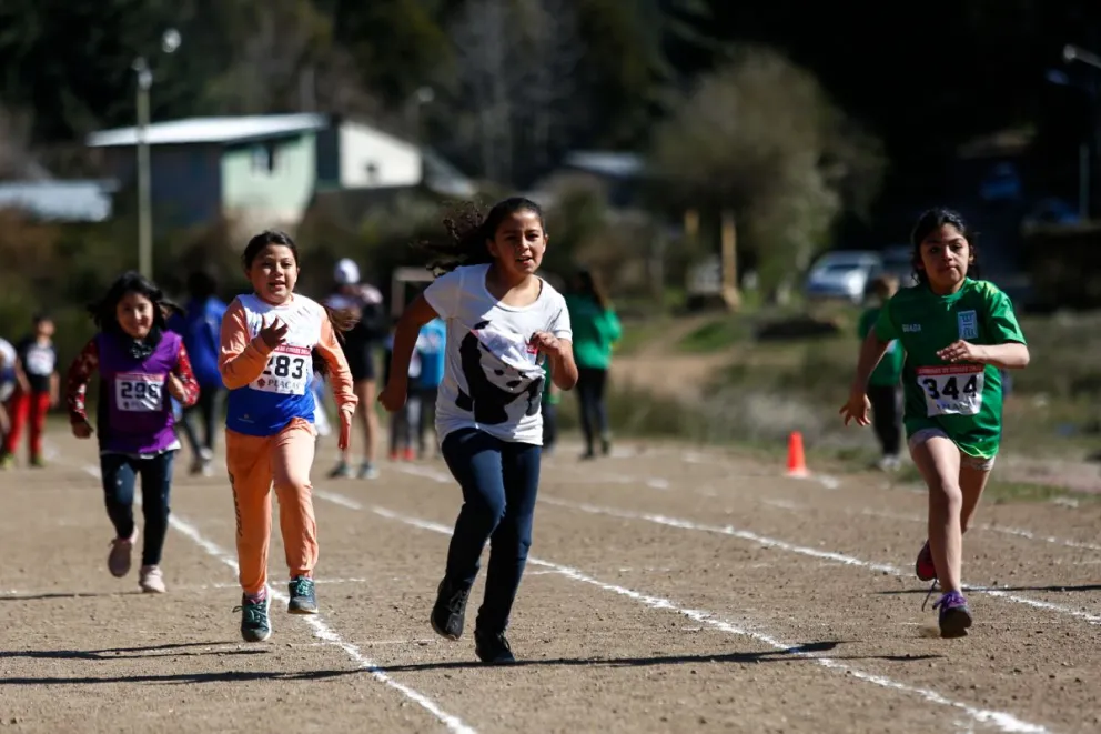 Carreras de Calle inició la competencia con festejo