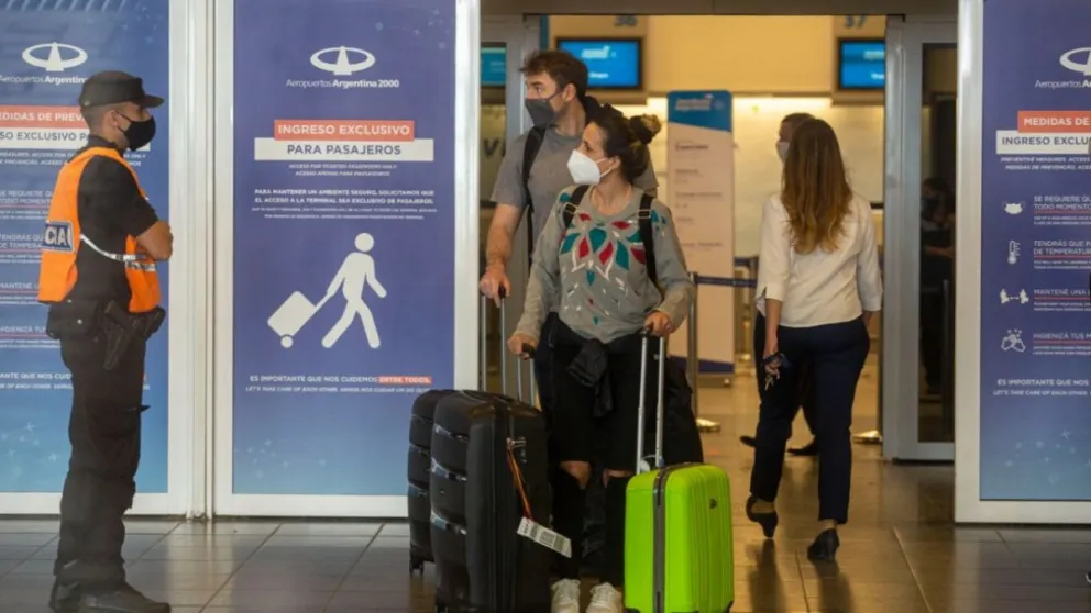 Gobierno mantiene el requisito de aislamiento para quienes vuelvan del exterior