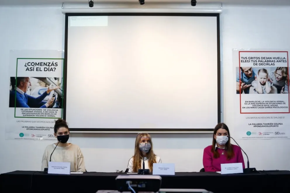 Estudiantes de la UNRN lanzan la campaña “La palabra también golpea”