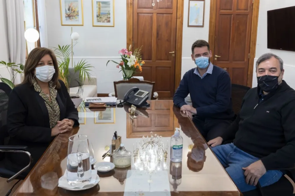Aguiar y Carreras acordaron revisar acuerdo salarial el próximo martes 28