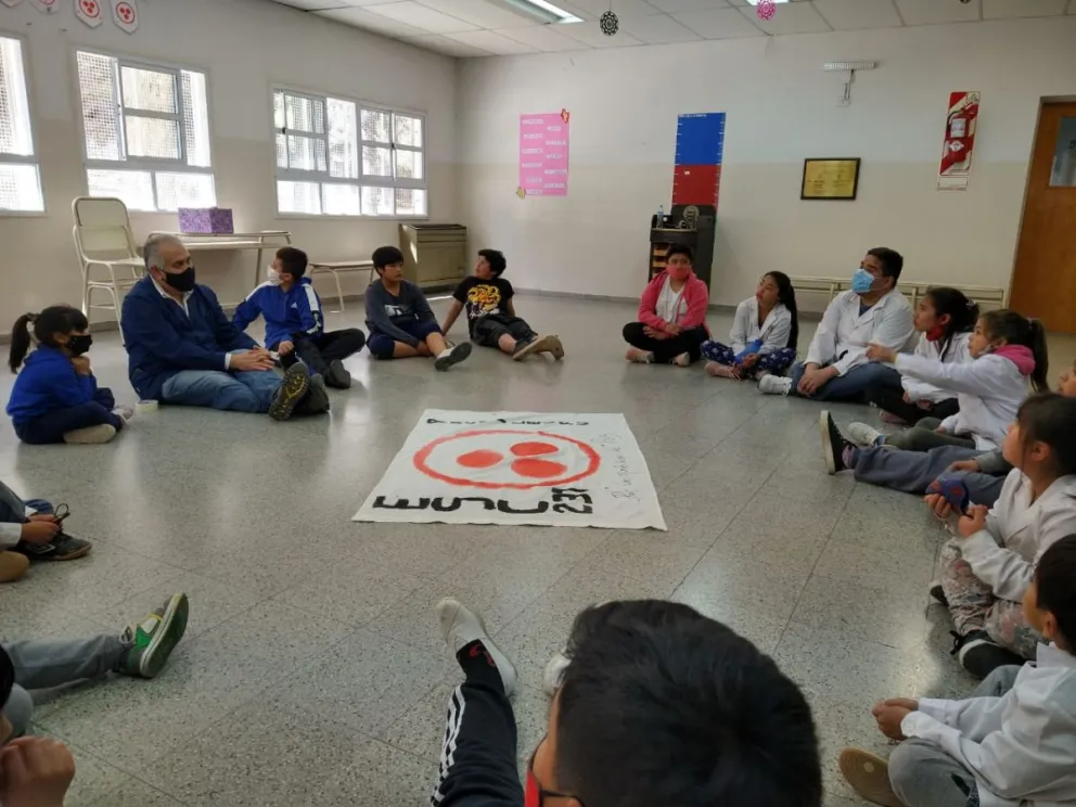 En la escuela de Pichi Leufu se trabajó en el significado de la Paz
