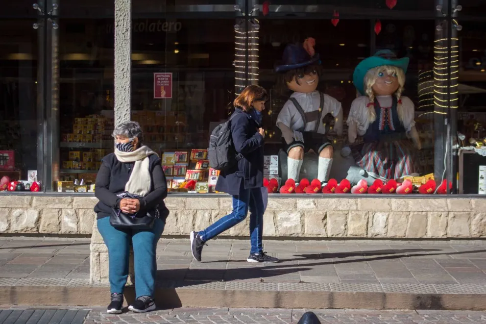 “¿Cuál es el sentido de dejar de usar una cosa que nos está protegiendo y pesa solo tres gramos?”