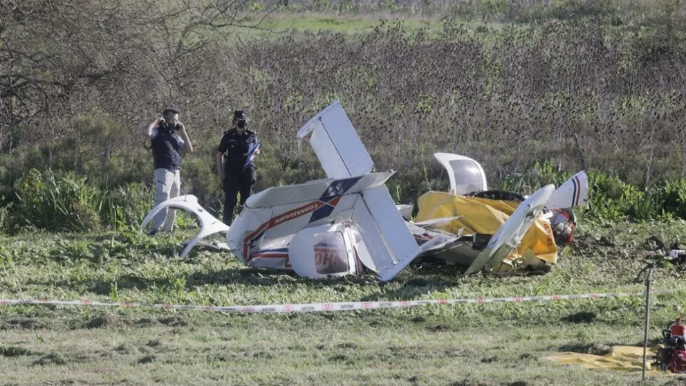 Tragedia: Un instructor de vuelo y su alumno murieron al caer de una avioneta 