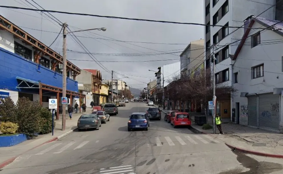 Robaron mercadería de un súper y agredieron al encargado de seguridad