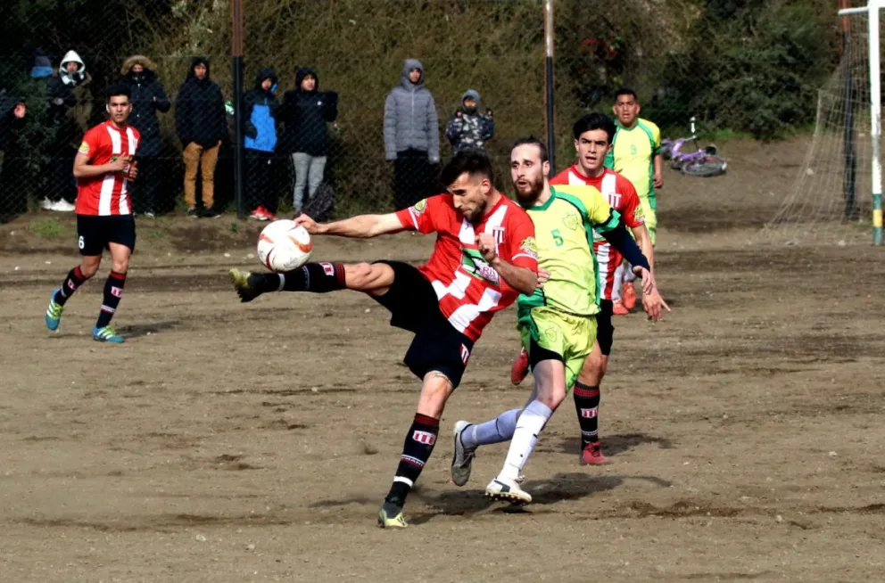 El campeón de la Copa Bariloche arrancó empatando