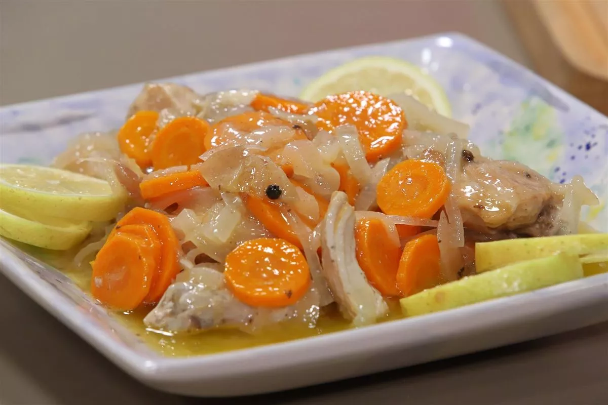 Escabeche de pollo: la tradicional receta sencilla y riquísima que te saca  de un apuro | Diario El Cordillerano