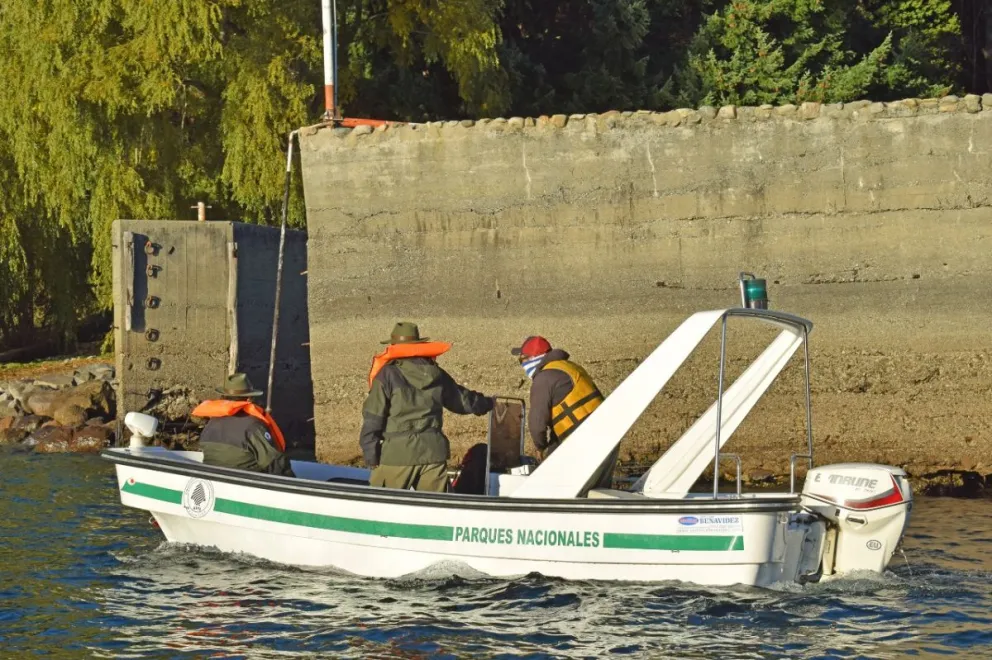 De los 160 muelles privados en el Nahuel Huapi, 130 son irregulares