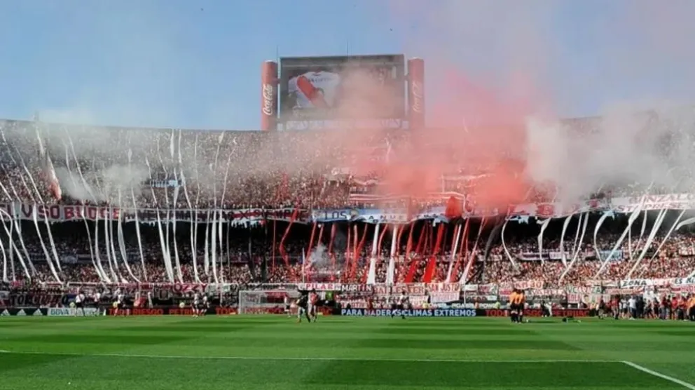 Vuelta a las canchas: para ingresar se exigirá al menos una dosis de vacuna contra el Covid
