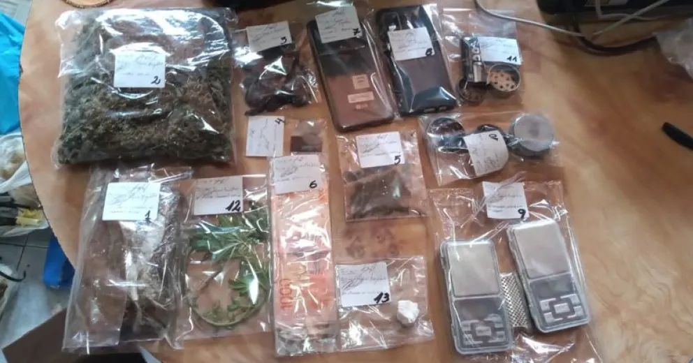 Secuestraron cerca de medio kilo de marihuana en Jacobacci