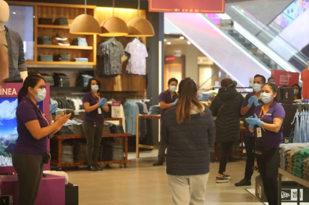 Perú: comercios regalarán dinero a clientes que estén vacunados 