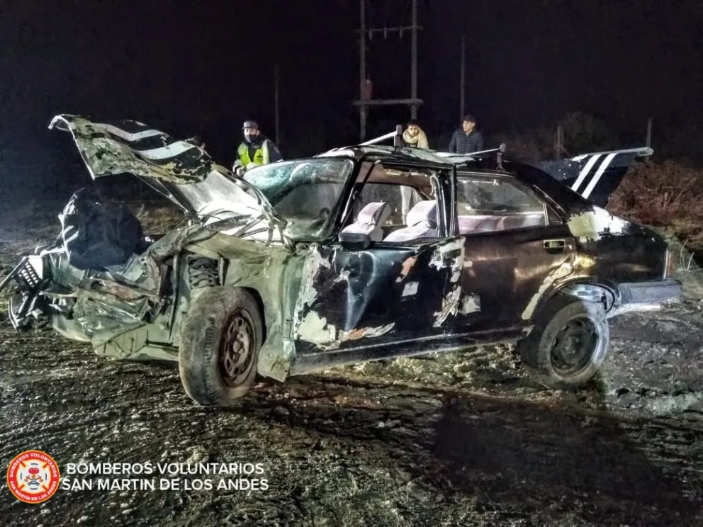 Impresionante choque entre un Dodge 1500 y una Ecosport Impresionante choque entre un Dodge 1500 y una Ecosport