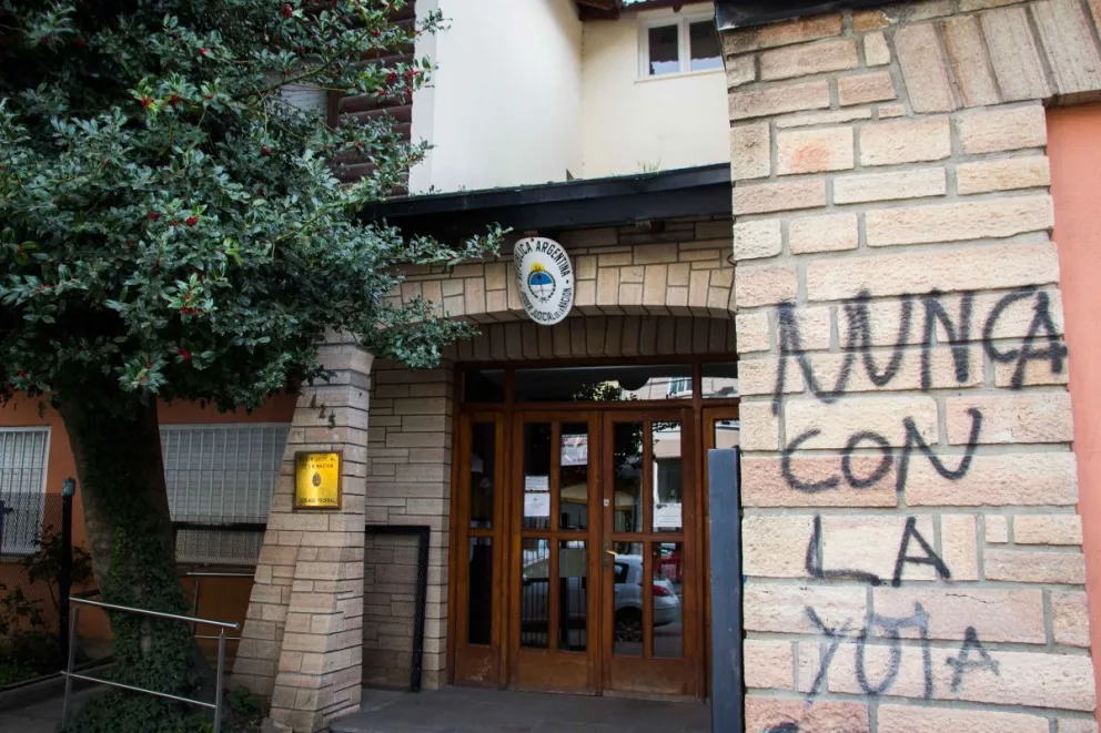 El hecho ocurrió en el 2018, en la audiencia de extraditación de Jones Huala 