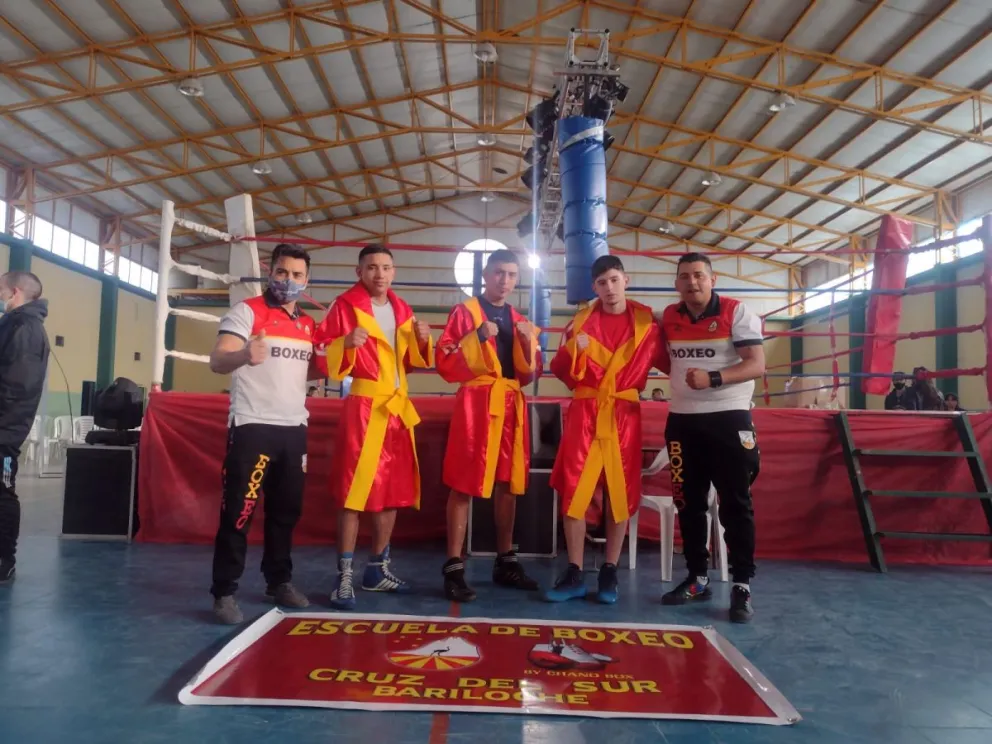 Boxeadores de Cruz del Sur en el provincial