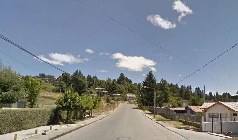Guardaparque dejó abierta la camioneta oficial y le sustrajeron sus pertenecias