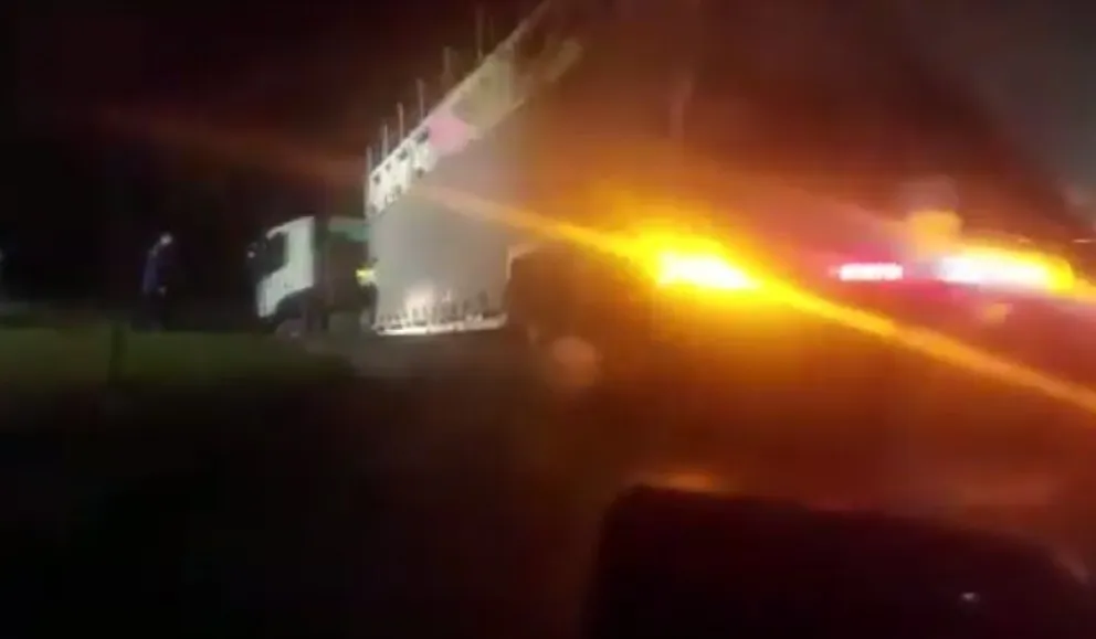 Demoras por un camión mosquito atascado en la Terminal