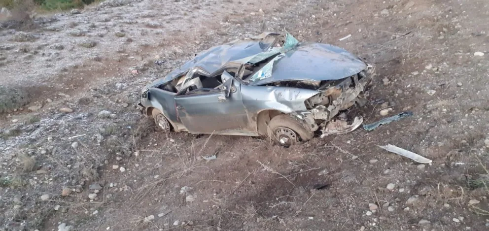 Aparatoso vuelco en ruta de Circunvalación