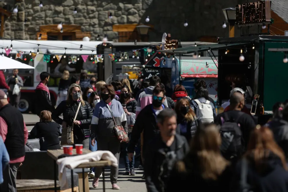 Desde Turismo de la provincia trabajan en la ampliación de frecuencias de vuelos a Bariloche
