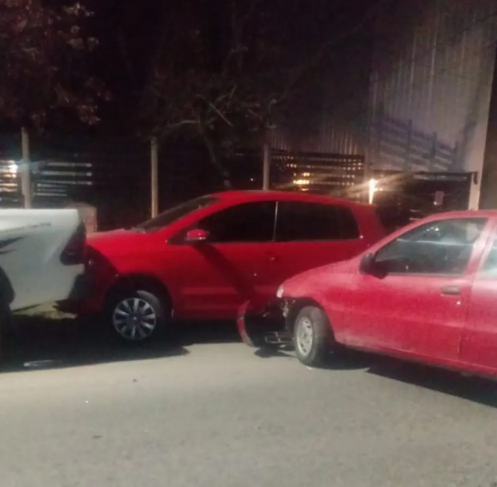 Circulaba con 1,66 grados de alcohol en sangre y chocó a un auto estacionado 