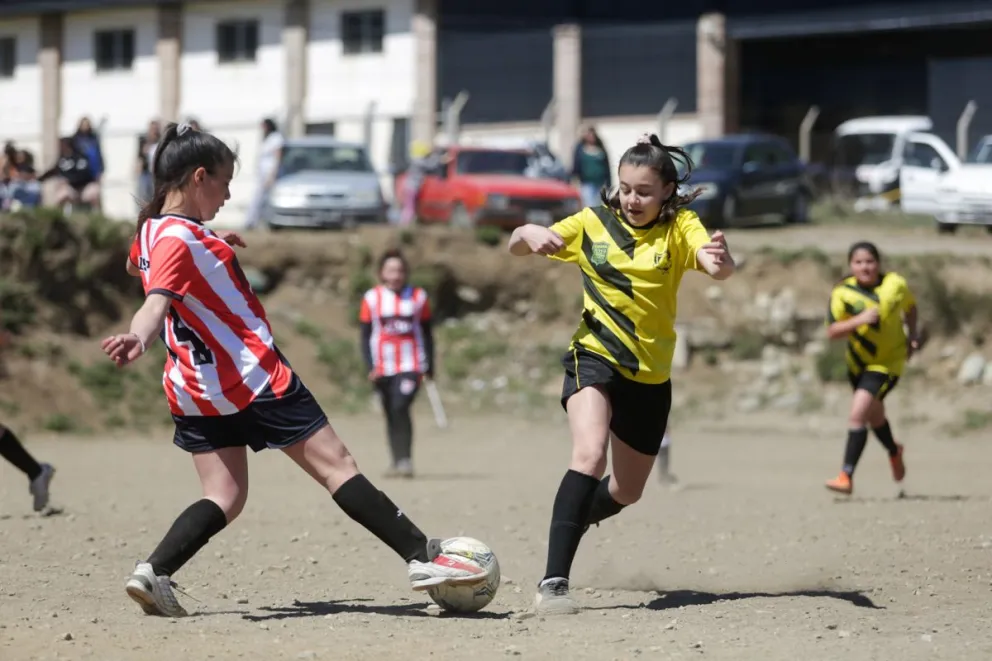 Las chicas buscan la final