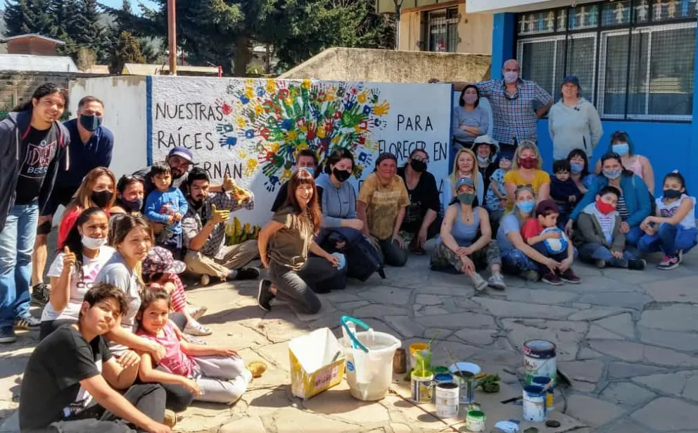Pintaron un mural para homenajear a una alumna que falleció por Covid-19 