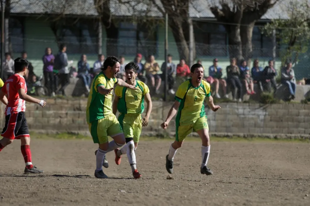 Arco Iris goleó, Torino ganó y Cristal y Güemes empataron