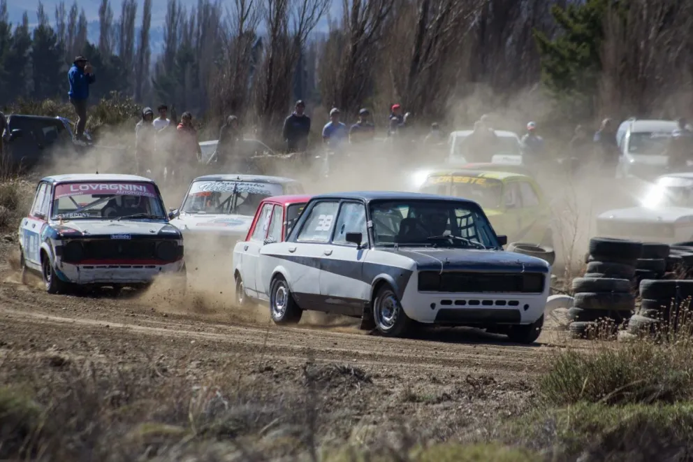 Piloto de la TN-1100 no podrá correr con su auto por deber cuota alimentaria