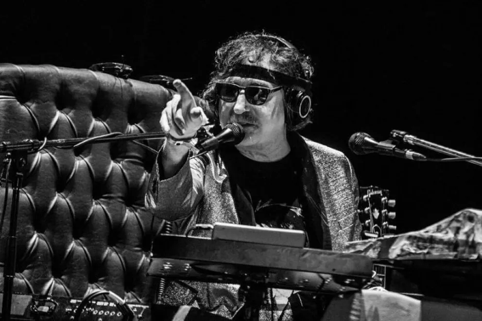 Charly García fue homenajeado en “Los Mammones” y llamó para agradecer