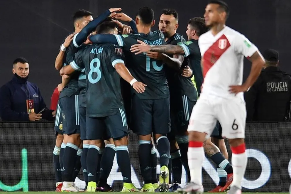 Argentina venció a Perú 1 a 0 y avanza firme rumbo a Qatar 2022