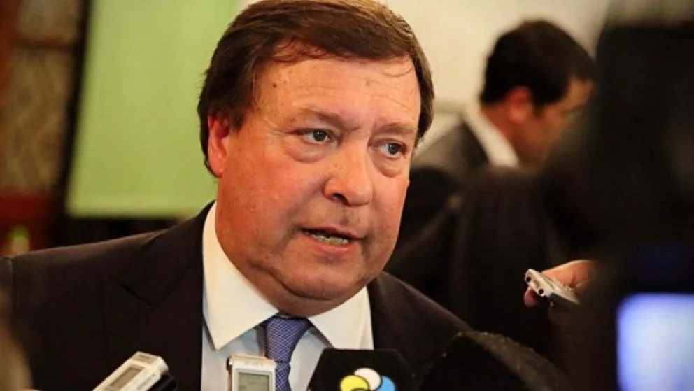 Weretilneck sobre el apoyo de Rafael Bielsa a Jones Huala: “es indefendible e inexplicable”