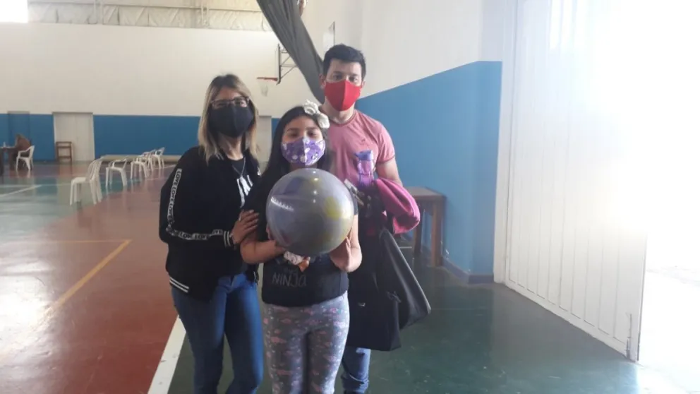 Dina Huapi empezó a vacunar a menores de entre 3 y 11 años