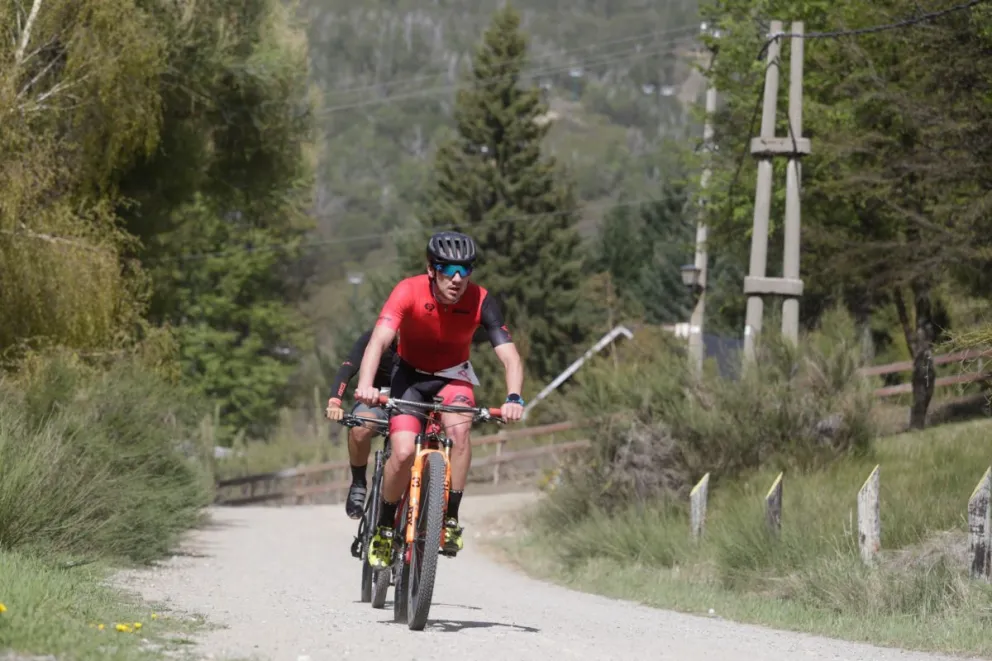 Con el Duatlón 90 Aniversario CAB, comenzaron el festejo