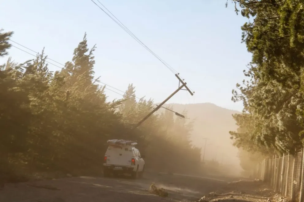 Hasta cuándo sigue el intenso viento en Bariloche 