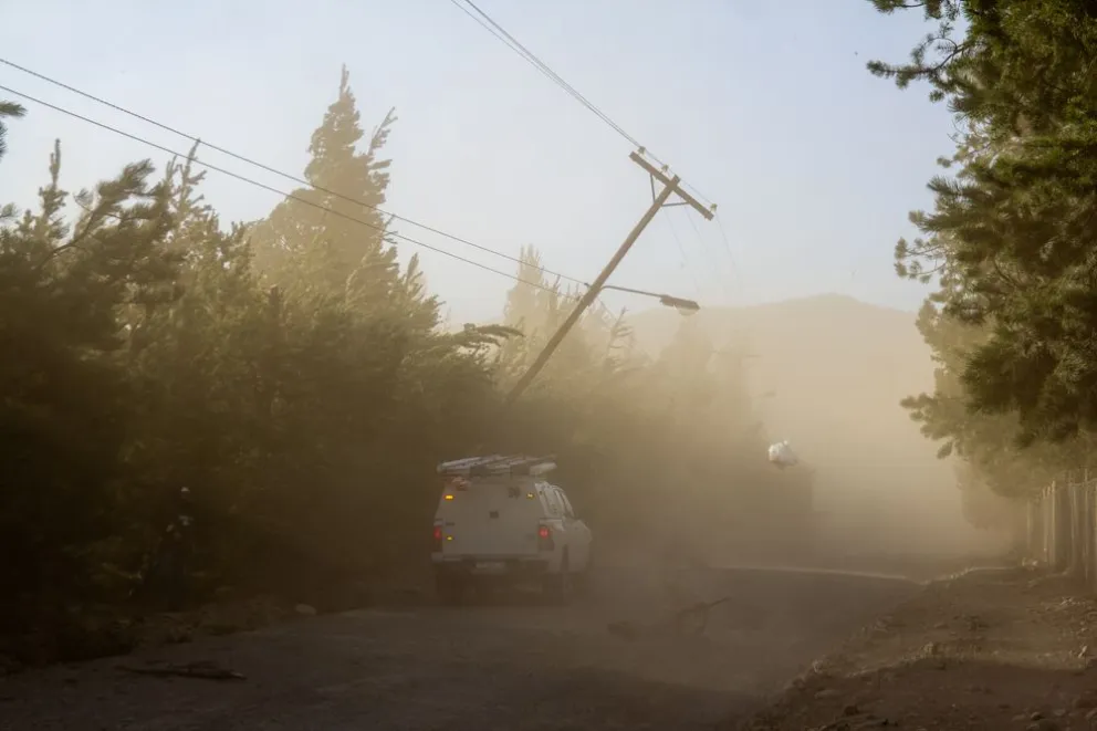  Varios cortes de luz durante la noche del domingo y madrugada del lunes por el temporal