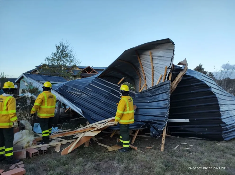 Bomberos Dina Huapi tuvo 26 intervenciones por el temporal de viento