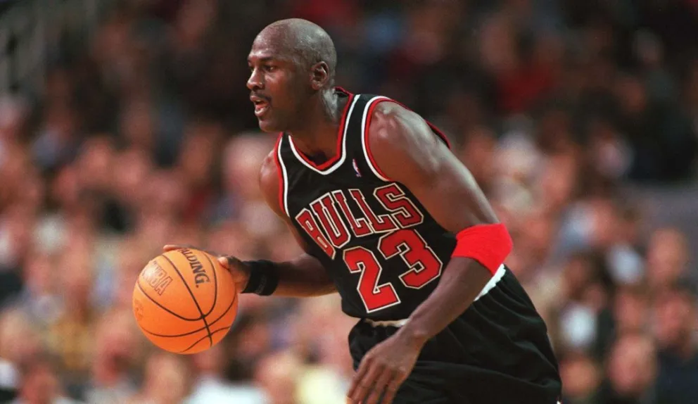 La impactante suma millonaria que se pagó por unas zapatillas de Michael Jordan 