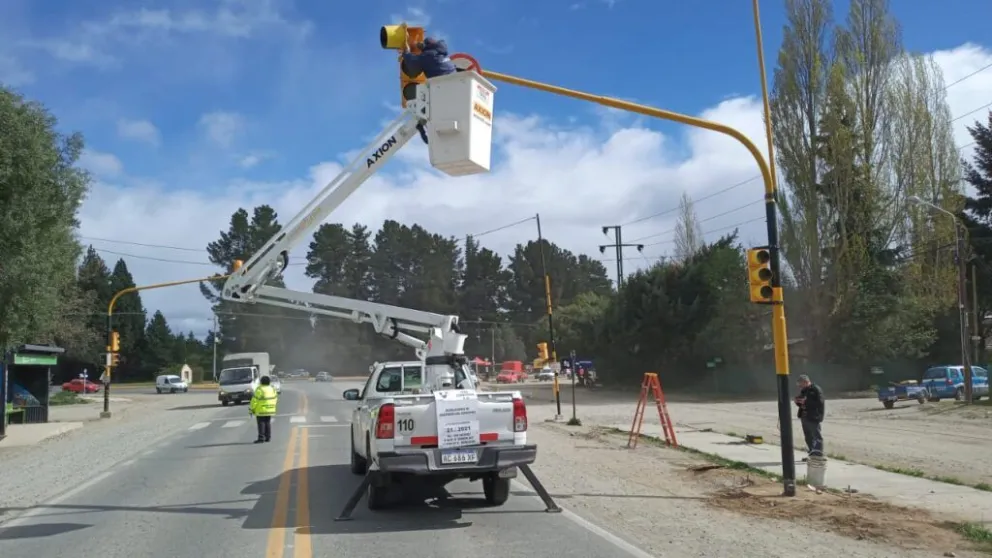 Cambios en el semáforo del Km 8,500 de Pioneros 