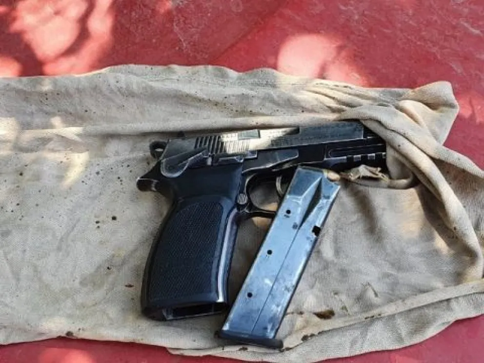 Una nena de 7 años jugaba con un revólver y le disparó en la cabeza a su hermano de 9