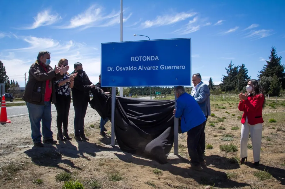 Realizaron acto de homenaje al exgobernador Dr. Osvaldo Álvarez Guerrero