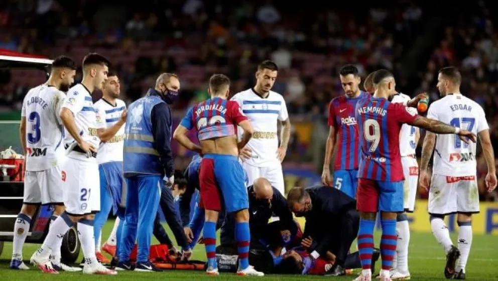 Preocupación en el Barça: Agüero tuvo que ser trasladado a un hospital